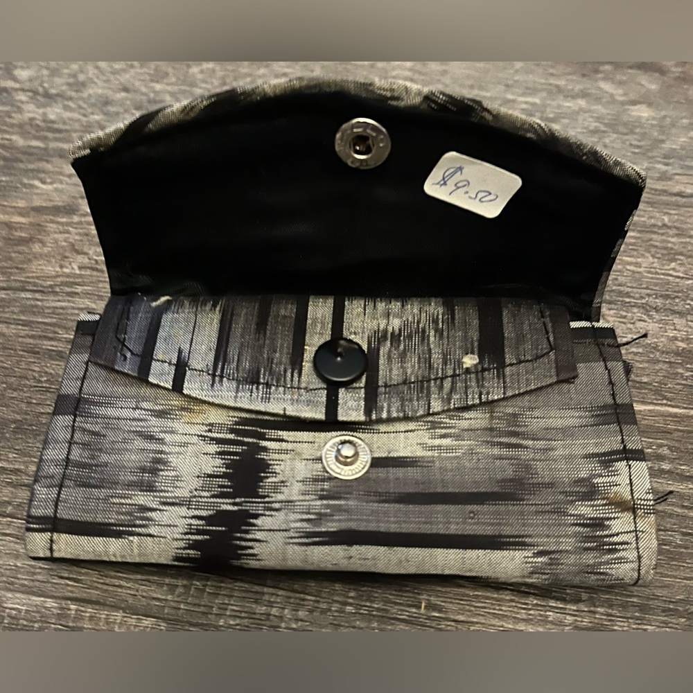 Simple Zig Zag Pattern Fabric Wallet - Multiple P… - image 7